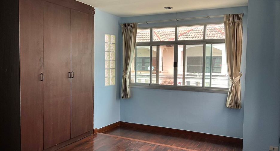 Reihenhaus zum Kauf mit 2 Zimmer in Lam Luk Ka, Pathum Thani
