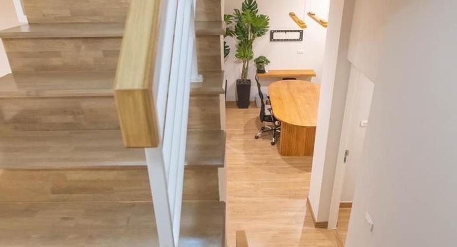 For sale 4 bedrooms house in Lat Phrao, Bangkok