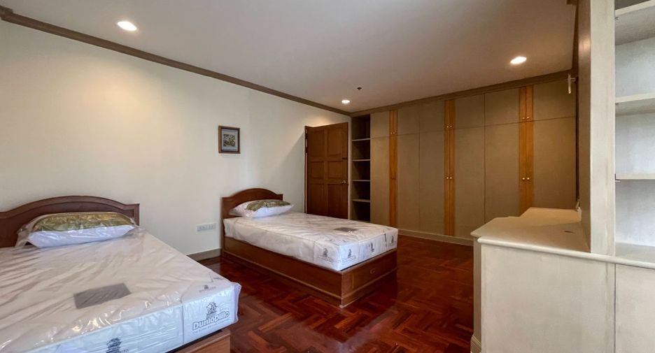 À louer 2 chambres condo à Watthana, Bangkok