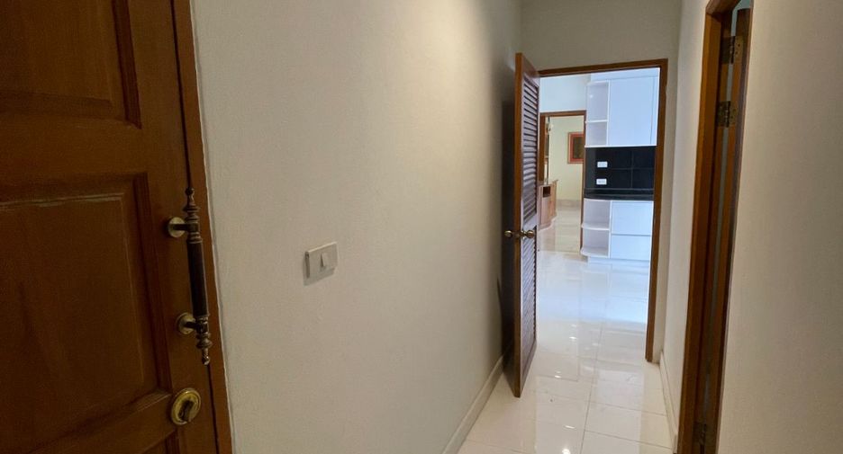 À louer 2 chambres condo à Watthana, Bangkok