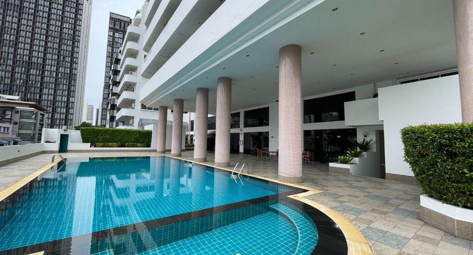 À louer 2 chambres condo à Watthana, Bangkok