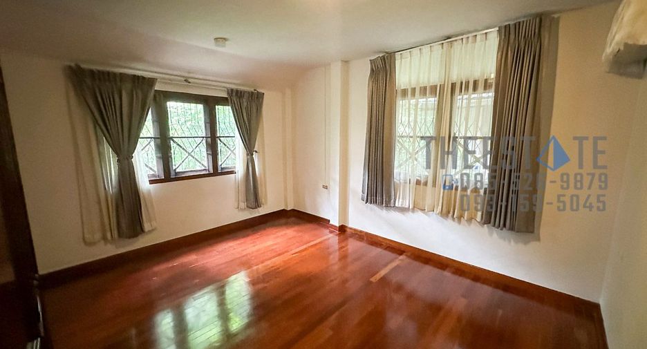 For rent 3 bedrooms house in Mueang Chiang Mai, Chiang Mai