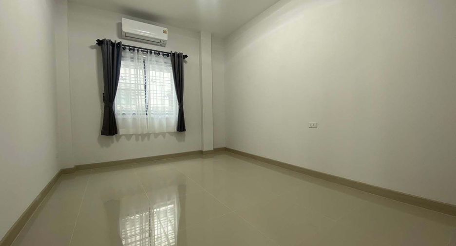 Casa en alquiler de 3 habitaciones en Saraphi, Chiang Mai