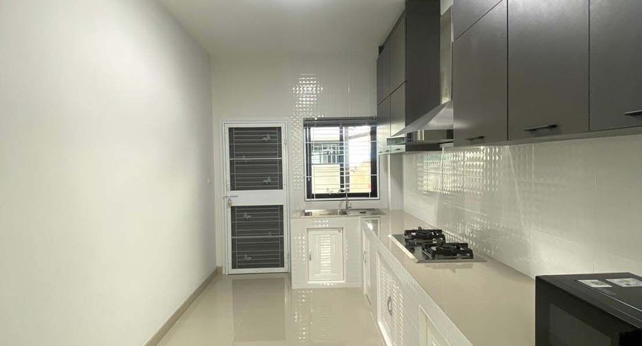 Casa en alquiler de 3 habitaciones en Saraphi, Chiang Mai