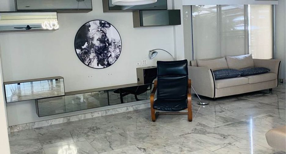 For rent 3 bedrooms house in Bang Na, Bangkok