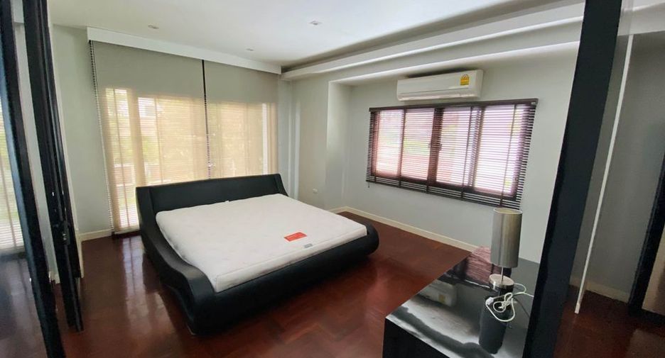 For rent 3 bedrooms house in Bang Na, Bangkok