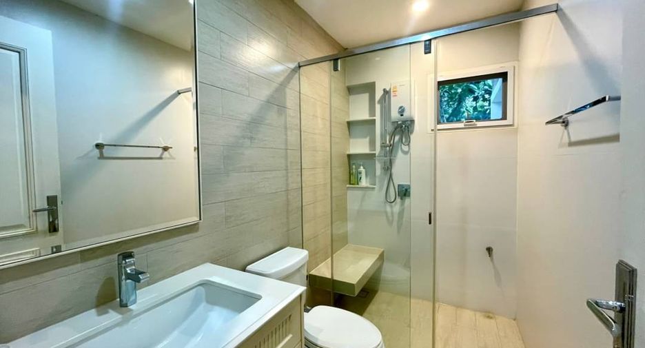 For sale 4 bedrooms house in Mueang Chiang Mai, Chiang Mai