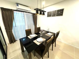 For rent 3 bedrooms townhouse in Saphan Sung, Bangkok