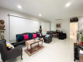 For sale 4 Beds house in Bangkok Noi, Bangkok