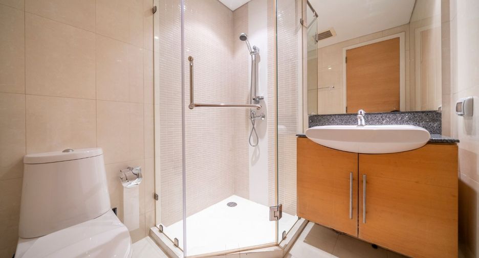 For rent and for sale 2 bedrooms condo in Khlong Toei, Bangkok