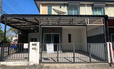 For sale 3 bedrooms townhouse in Khlong Luang, Pathum Thani