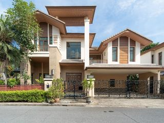 For rent そして for sale 4 Beds house in Watthana, Bangkok