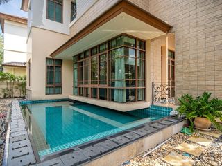 For rent そして for sale 4 Beds house in Watthana, Bangkok