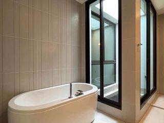 For sale 5 Beds house in Lat Phrao, Bangkok