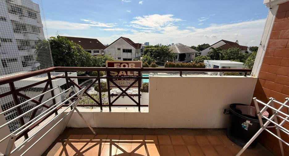 For sale 2 bedrooms condo in Saphan Sung, Bangkok