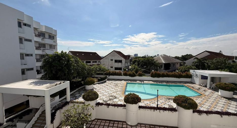 For sale 2 bedrooms condo in Saphan Sung, Bangkok