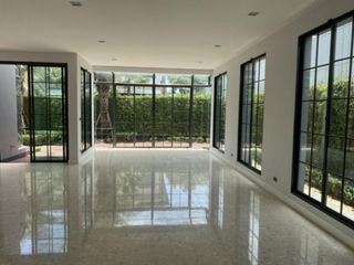 For sale 5 Beds house in Thawi Watthana, Bangkok