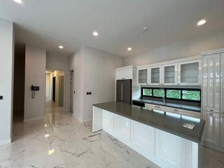 For sale 5 Beds house in Suan Luang, Bangkok
