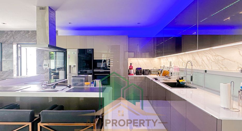 For sale 6 bedrooms house in Bang Lamung, Chonburi