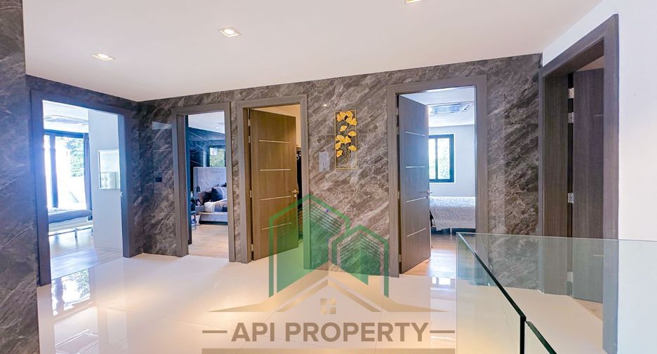 For sale 6 bedrooms house in Bang Lamung, Chonburi