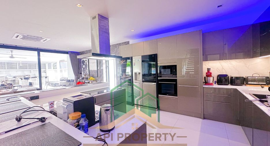 For sale 6 bedrooms house in Bang Lamung, Chonburi
