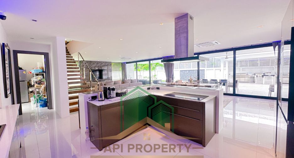 For sale 6 bedrooms house in Bang Lamung, Chonburi