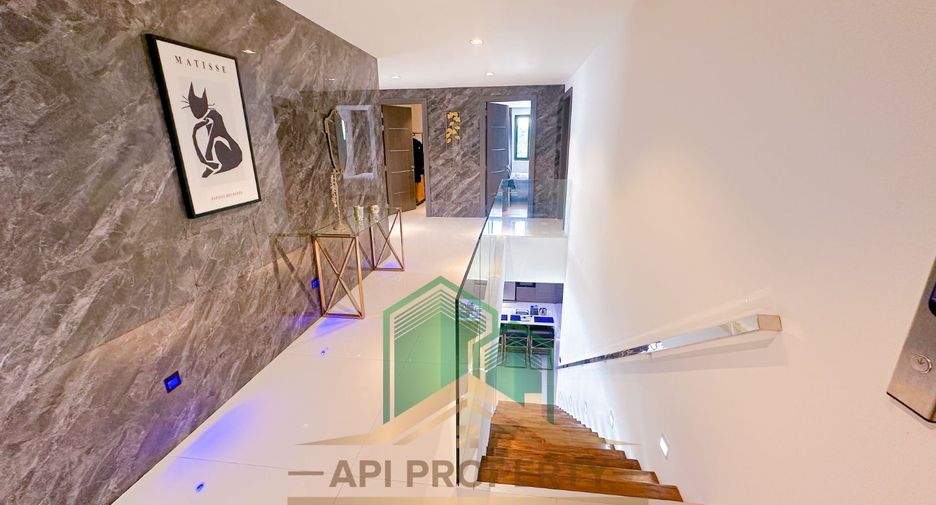 For sale 6 bedrooms house in Bang Lamung, Chonburi
