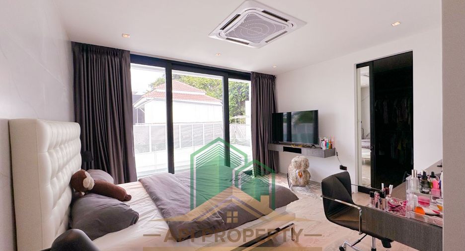 For sale 6 bedrooms house in Bang Lamung, Chonburi