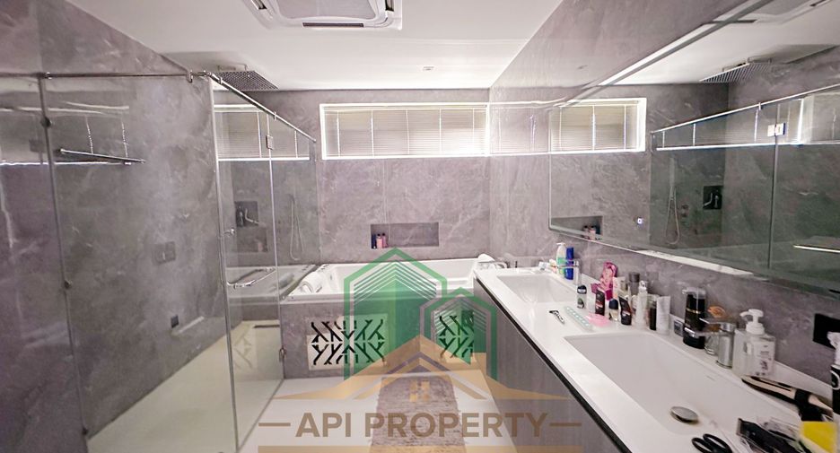 For sale 6 bedrooms house in Bang Lamung, Chonburi