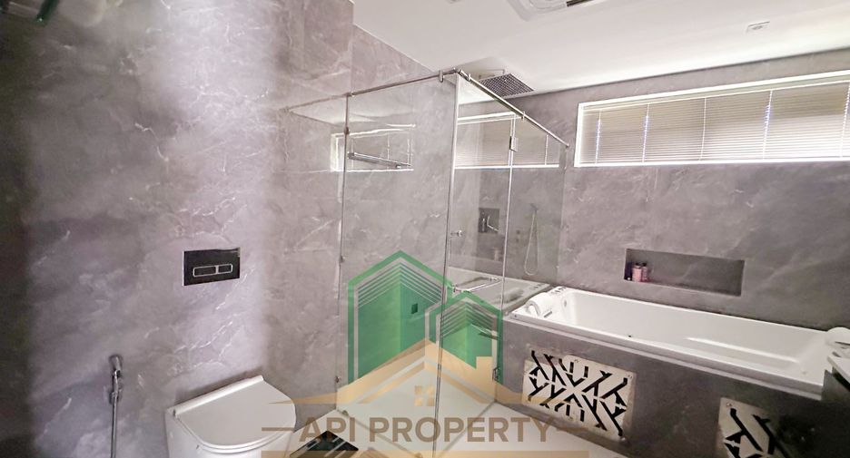 For sale 6 bedrooms house in Bang Lamung, Chonburi