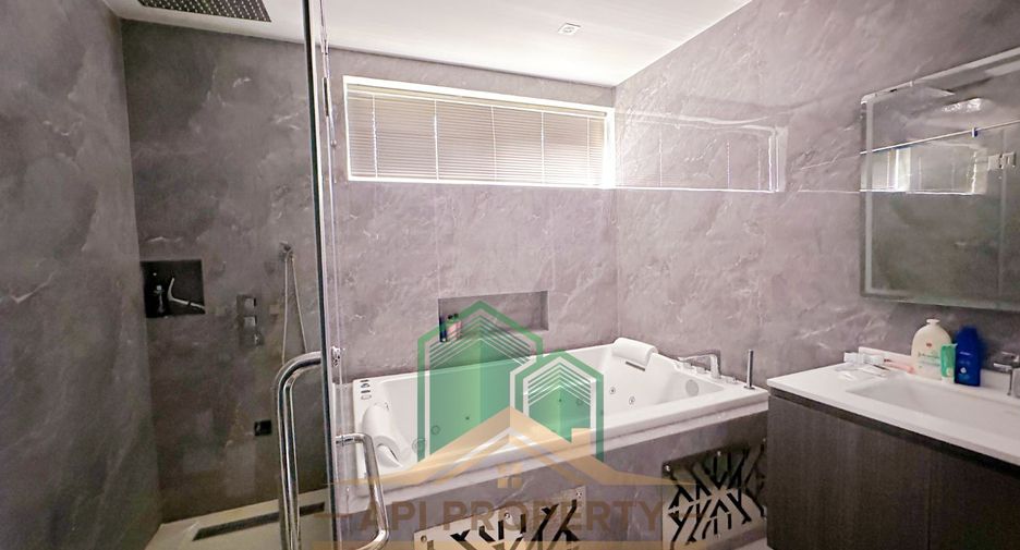 For sale 6 bedrooms house in Bang Lamung, Chonburi