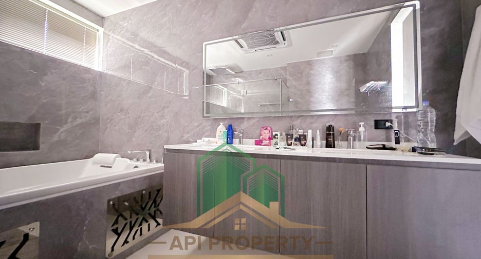 For sale 6 bedrooms house in Bang Lamung, Chonburi