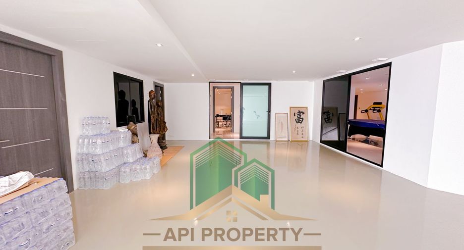 For sale 6 bedrooms house in Bang Lamung, Chonburi