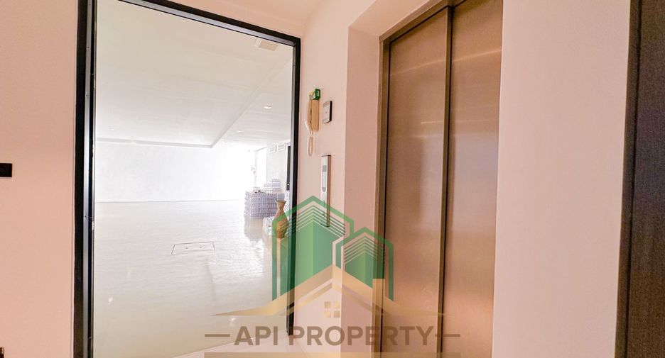 For sale 6 bedrooms house in Bang Lamung, Chonburi