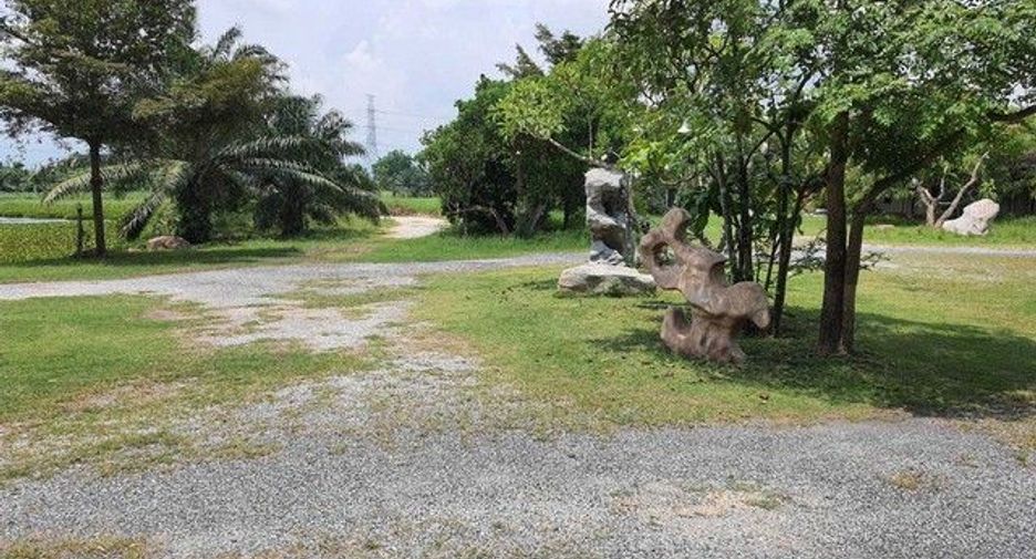 出售 土地 在 Phanat Nikhom, Chon Buri