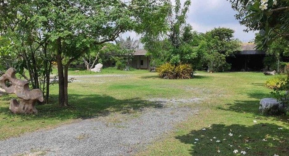 出售 土地 在 Phanat Nikhom, Chon Buri