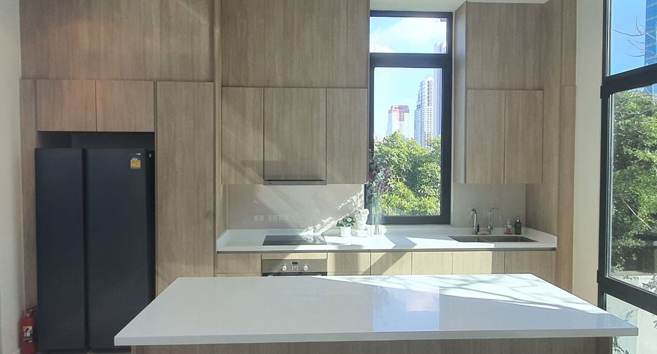 Wohnung zur Miete mit 3 Zimmer in Watthana, Bangkok