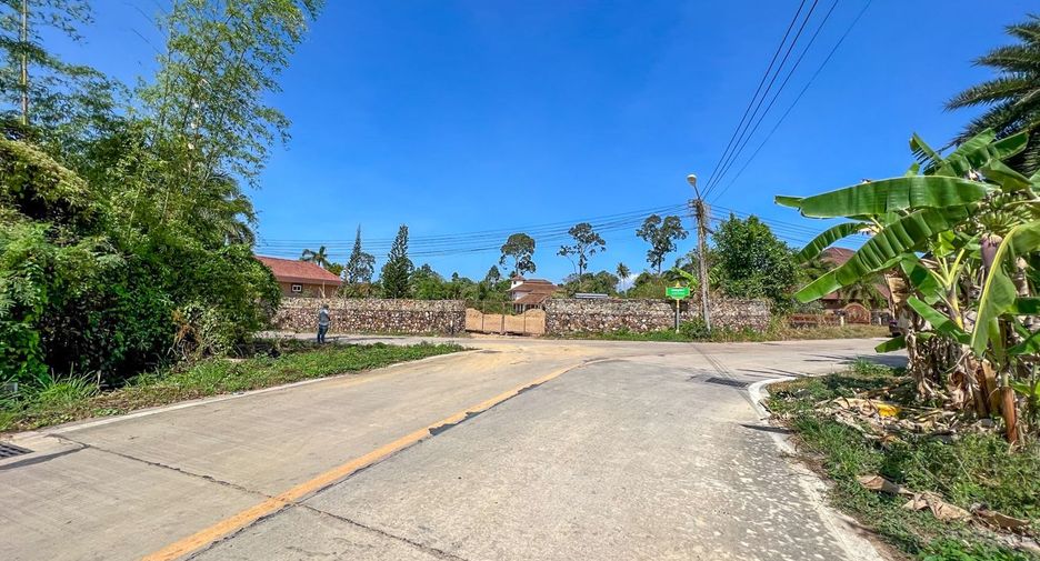 出售 土地 在 Sattahip, Chon Buri