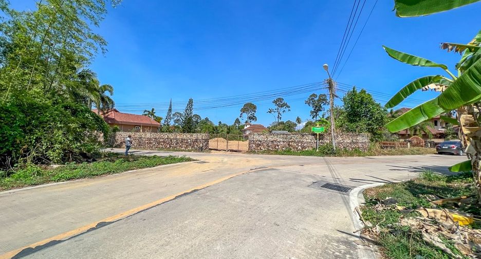 出售 土地 在 Sattahip, Chon Buri