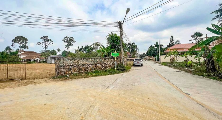 出售 土地 在 Sattahip, Chon Buri