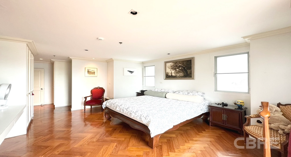 For sale 2 ベッドルーム condo in Khlong Toei, Bangkok