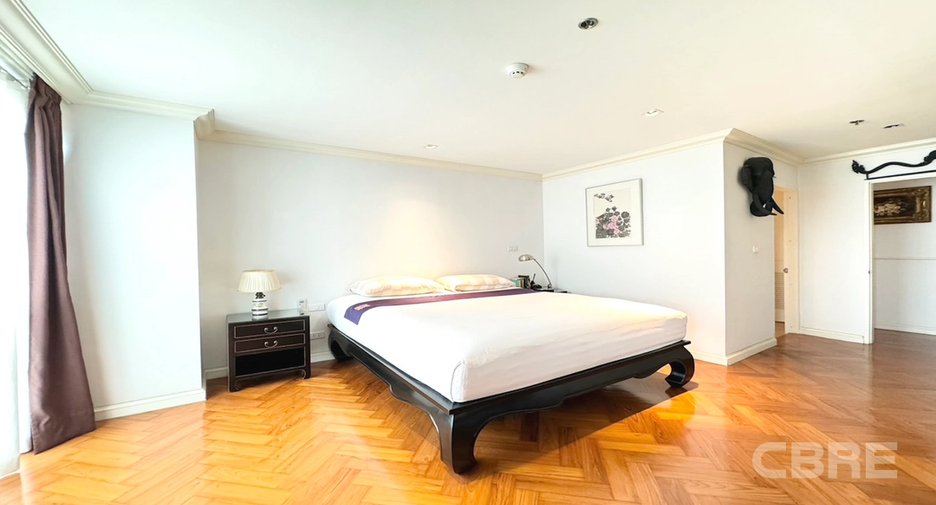 For sale 2 ベッドルーム condo in Khlong Toei, Bangkok