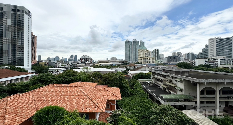 For sale 2 ベッドルーム condo in Khlong Toei, Bangkok