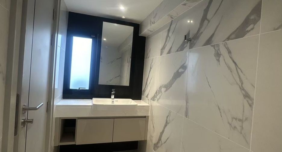 Haus zum Kauf mit 4 Zimmer in Saphan Sung, Bangkok