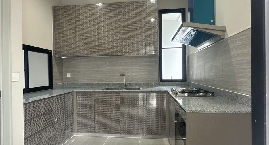 Haus zum Kauf mit 4 Zimmer in Saphan Sung, Bangkok