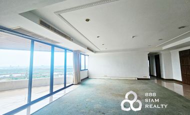 For sale 3 bed condo in Yan Nawa, Bangkok