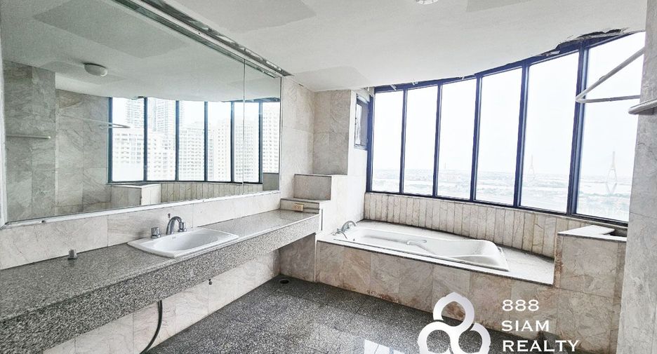 Condo en venta de 3 habitaciones en Yan Nawa, Bangkok