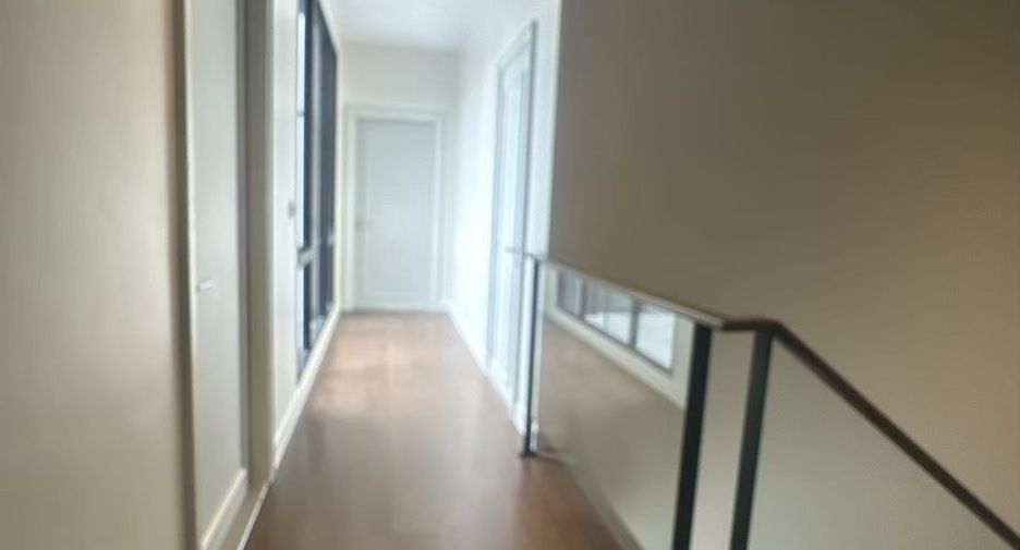 For sale 4 bedrooms house in Saphan Sung, Bangkok