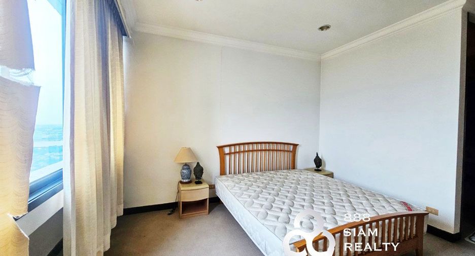 For sale 3 bedrooms condo in Yan Nawa, Bangkok