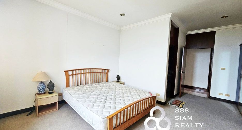 For sale 3 bedrooms condo in Yan Nawa, Bangkok